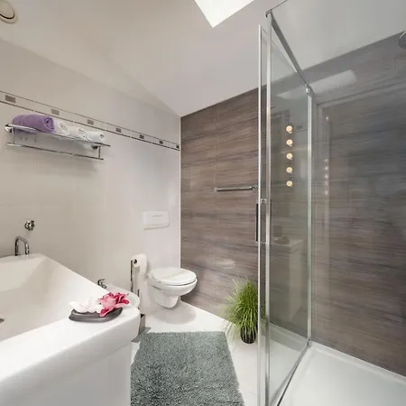 Apartman Sax *